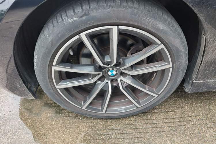Used BMW 3 Series 2021 Second Facelift 320Li M Sport Package Left Front Wheel Hub