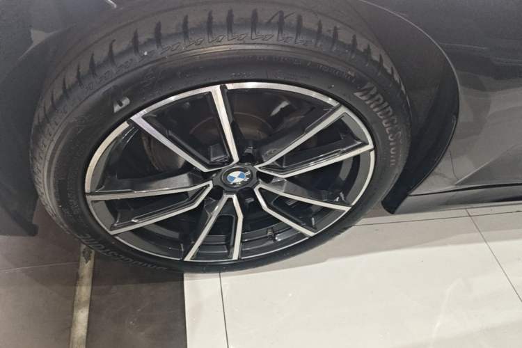 Used BMW 3 Series 2021 Restyled 325Li M Sport Package Left Front Wheel Hub