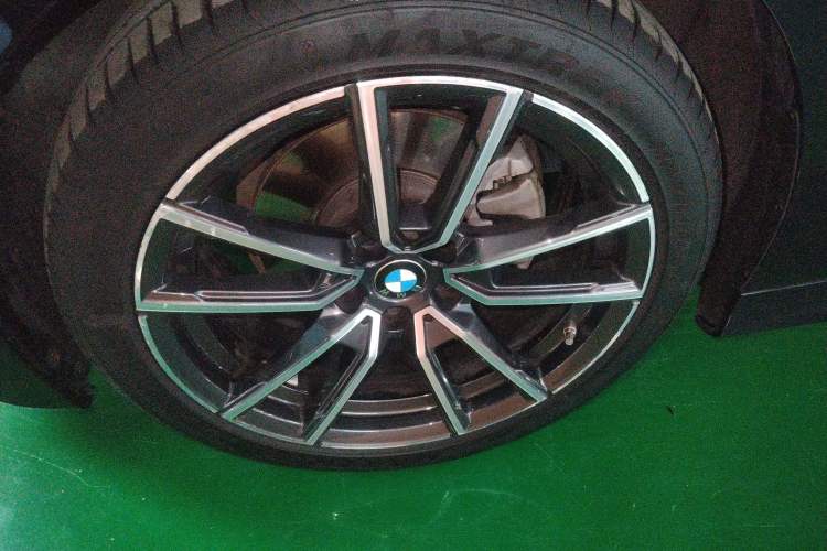 Used BMW 3 Series 2021 Restyled 325Li M Sport Package Left Front Wheel Hub