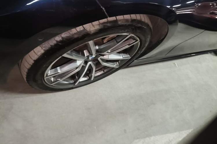Used BMW 3 Series 2021 325Li M Sport Package Left Front Wheel Hub