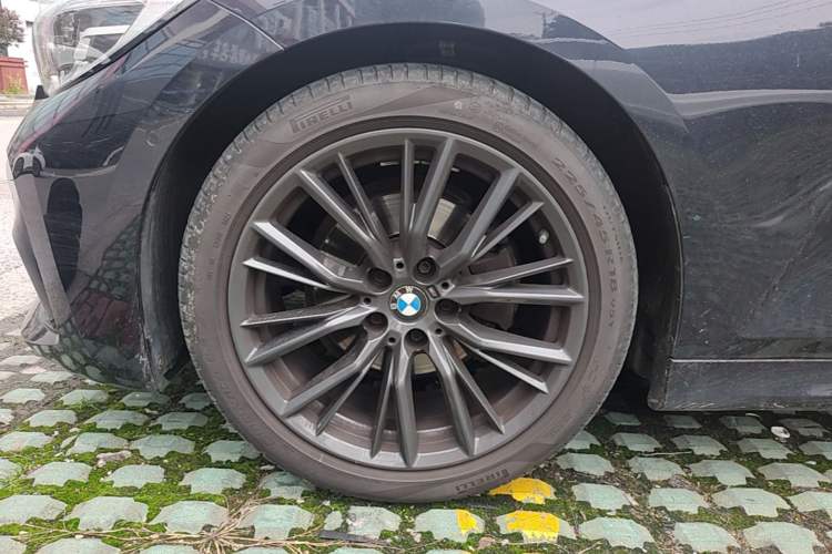 Used BMW 3 Series 2021 Second Facelift 325Li M Sport Night Edition Package Left Front Wheel Hub