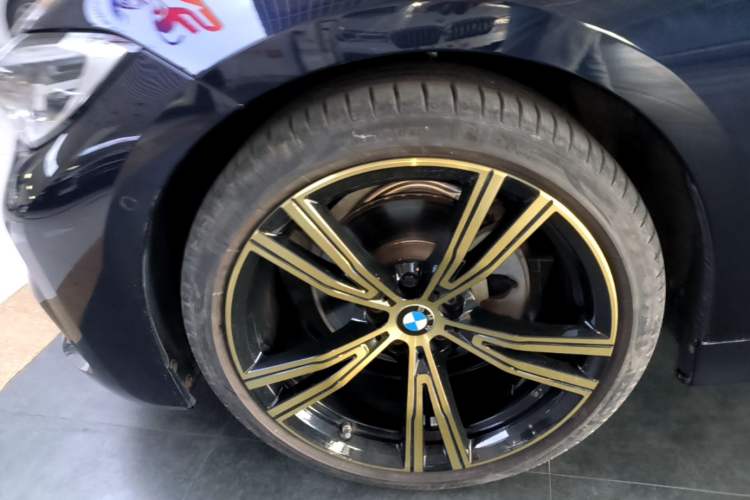 Used BMW 3 Series 2021 Second Facelift 325Li M Sport Package Left Front Wheel Hub