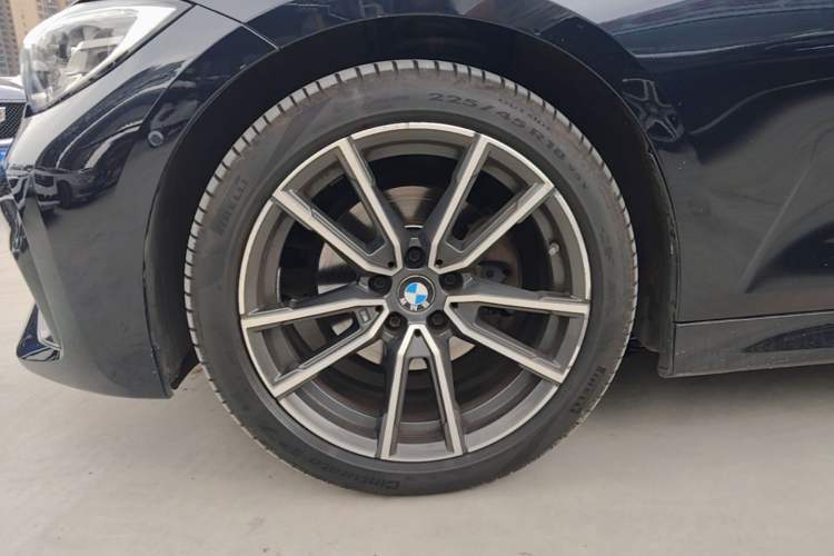 Used BMW 3 Series 2021 Restyled 325Li M Sport Package Left Front Wheel Hub