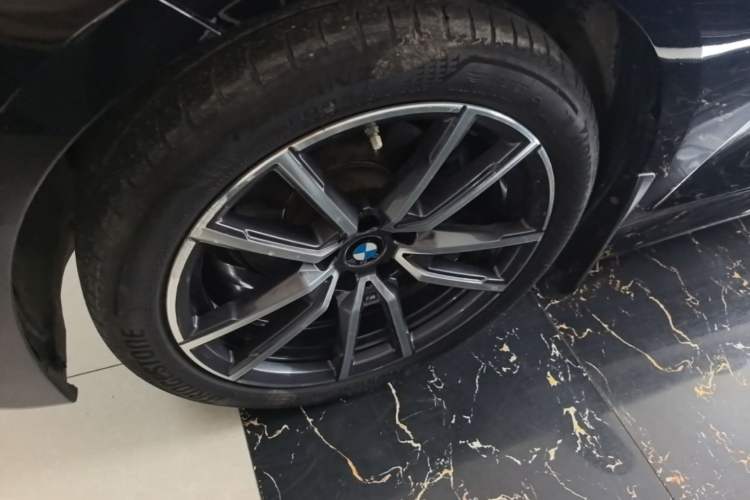 Used BMW 3 Series 2021 320Li M Sport Package Left Front Wheel Hub