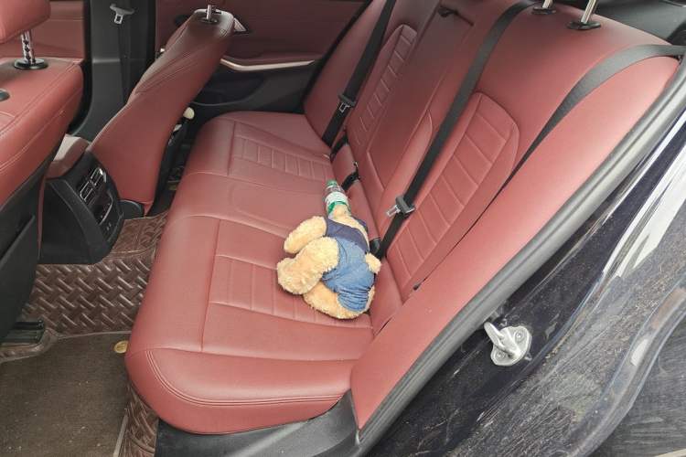 Used BMW 3 Series 2021 330i M Sport Night Edition Left Rear Seat