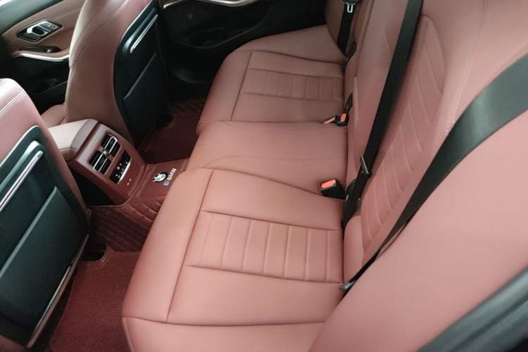 Used BMW 3 Series 2021 Facelifted 320Li M Sport Package Left Rear Seat