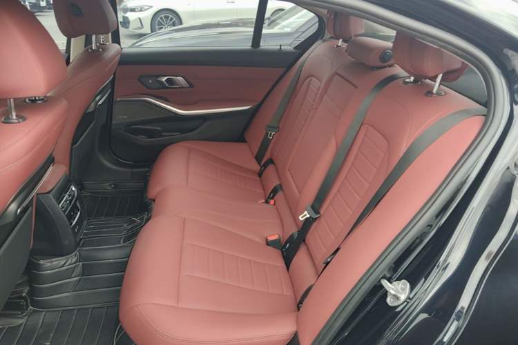 Used BMW 3 Series 2021 325Li M Sport Shadowline Package Left Rear Seat