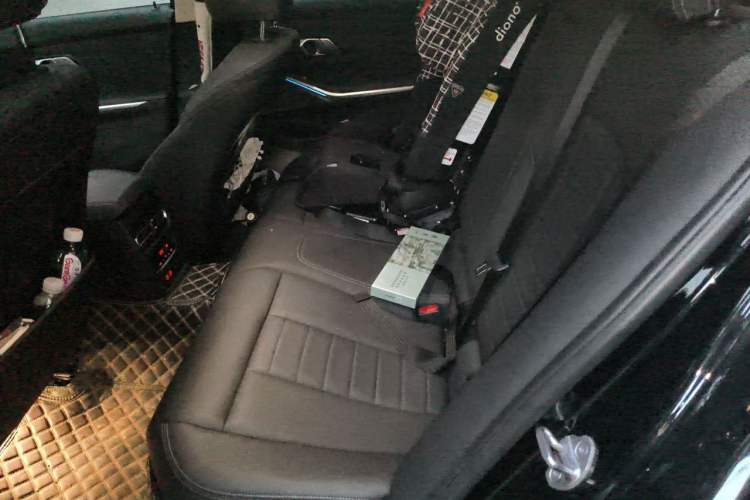 Used BMW 3 Series 2021 330i M Sport Night Edition Left Rear Seat