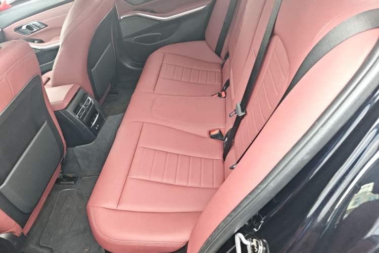 Used BMW 3 Series 2021 325i M Sport Night Edition package Left Rear Seat