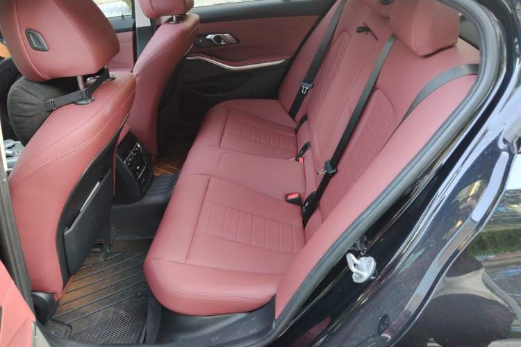 Used BMW 3 Series 2021 325i M Sport Night Edition package Left Rear Seat