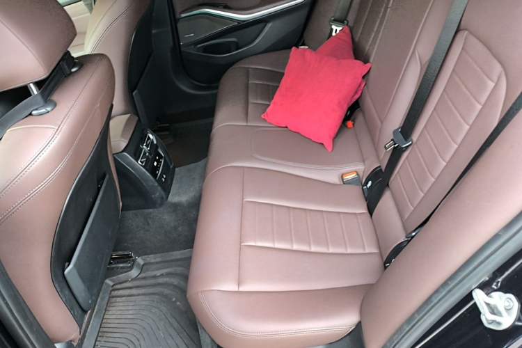 Used BMW 3 Series 2021 330i M Sport Night Edition Left Rear Seat