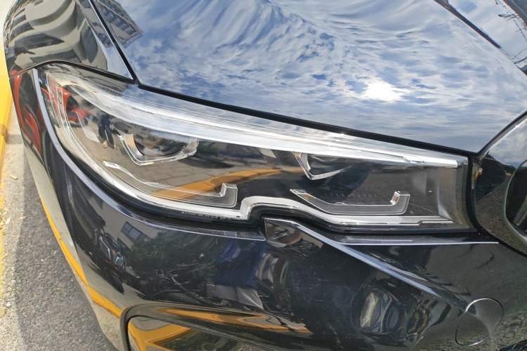Used BMW 3 Series 2021 Second Facelift 325Li M Sport Night Edition Package Right Front Headlight