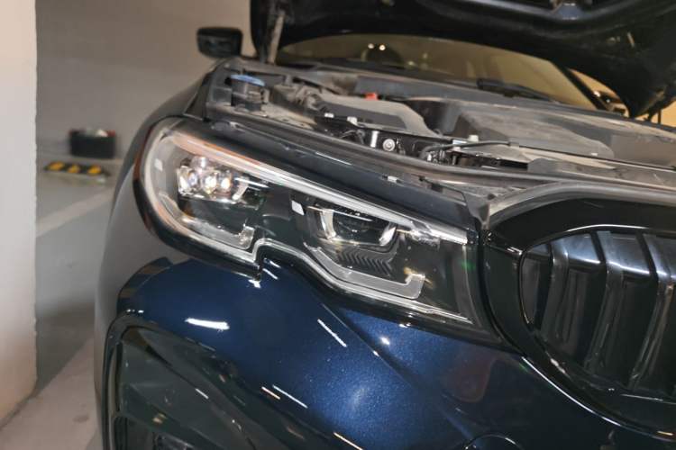 Used BMW 3 Series 2021 Facelifted 325Li M Sport Night Edition Package Right Front Headlight