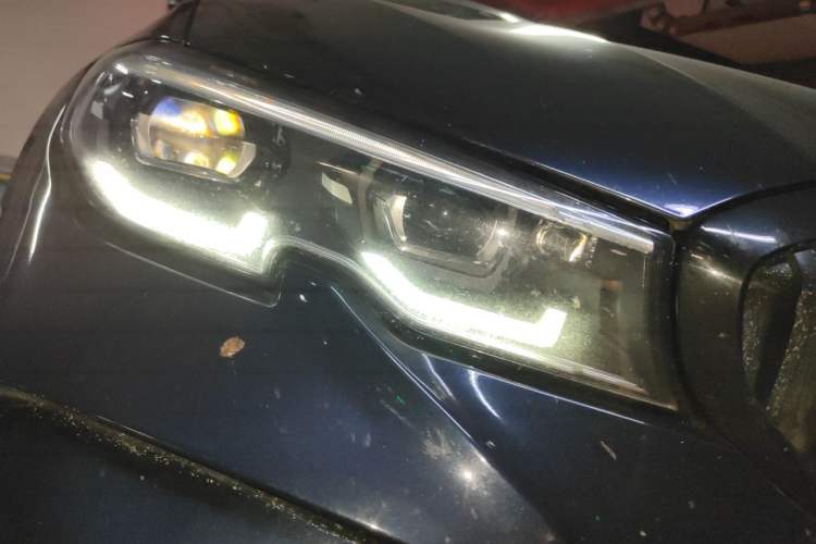 Used BMW 3 Series 2021 Second Facelift 330Li xDrive M Sport Night Edition Package Right Front Headlight
