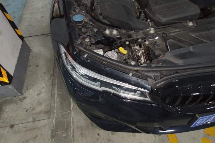 Used BMW 3 Series 2021 Facelifted 325Li M Sport Night Edition Package Right Front Headlight