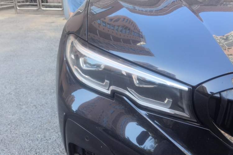 Used BMW 3 Series 2021 Second Facelift 325i M Sport Night Edition Package Right Front Headlight
