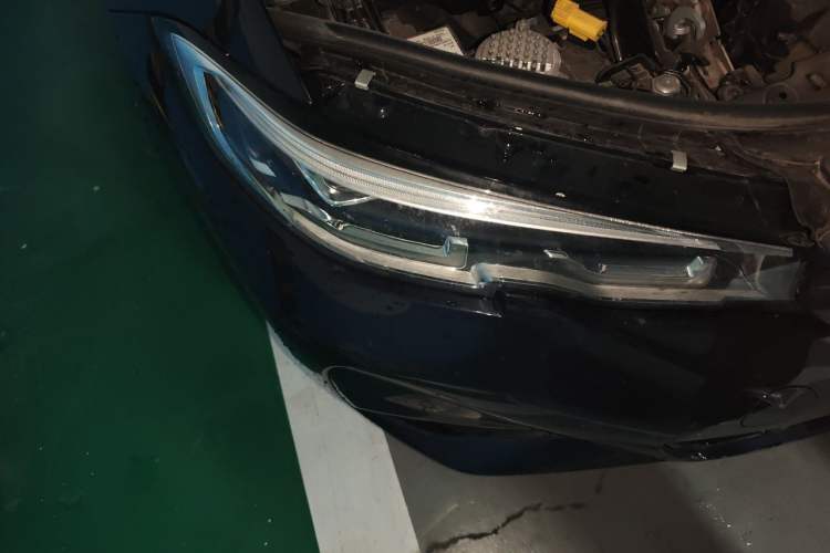 Used BMW 3 Series 2021 Second Facelift 325i M Sport Night Edition Package Right Front Headlight