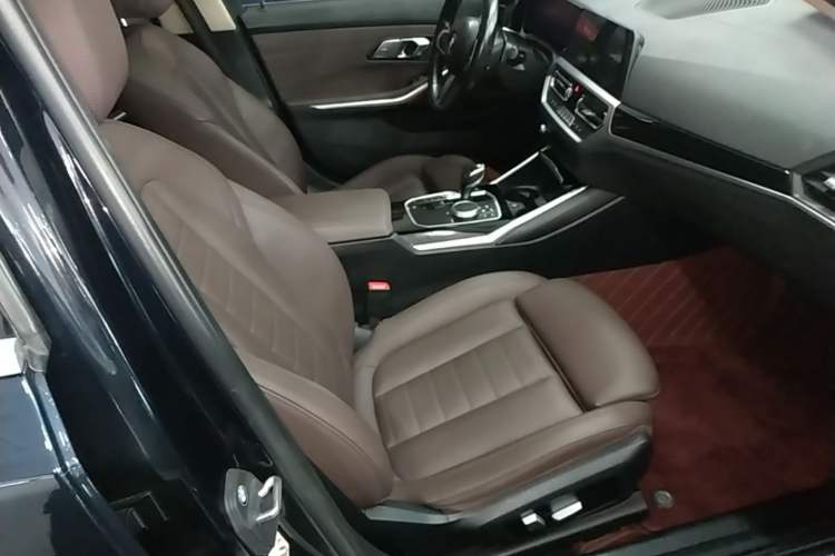 Used BMW 3 Series 2021 320Li M Sport Package Right Front Seat