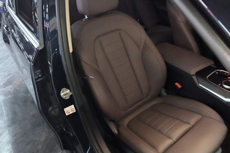 Used BMW 3 Series 2021 Second Facelift 325i M Sport Package Right Front Seat