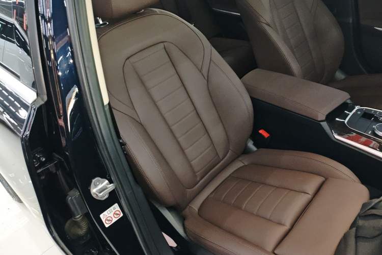 Used BMW 3 Series 2021 325Li M Sport Package Right Front Seat