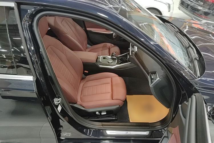 Used BMW 3 Series 2021 Restyled 325Li M Sport Package Right Front Seat