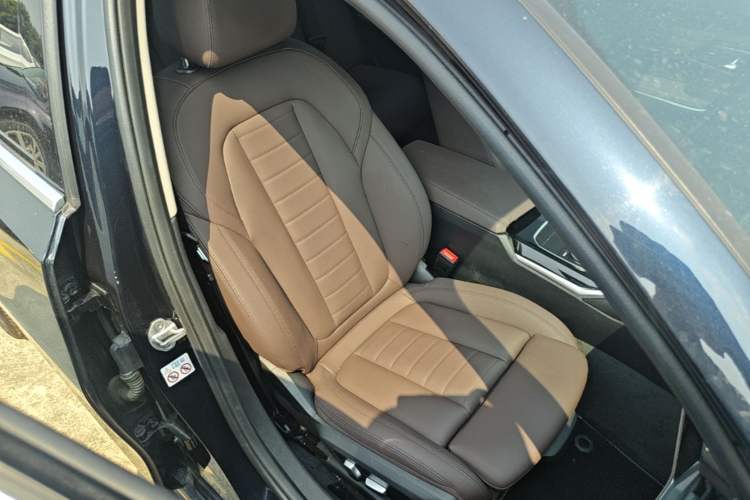 Used BMW 3 Series 2021 320Li M Sport Package Right Front Seat