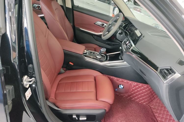 Used BMW 3 Series 2021 Facelifted 320Li M Sport Package Right Front Seat