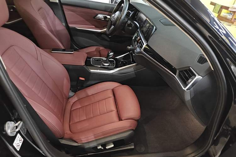 Used BMW 3 Series 2021 Facelifted 320Li M Sport Package Right Front Seat