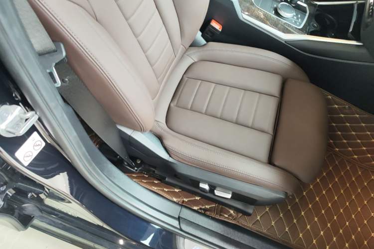 Used BMW 3 Series 2021 Second Facelift 325Li M Sport Package Right Front Seat