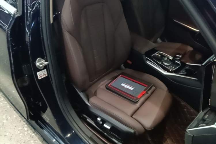 Used BMW 3 Series 2021 320Li M Sport Package Right Front Seat
