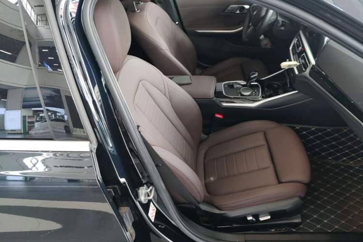 Used BMW 3 Series 2021 Facelifted 320Li M Sport Package Right Front Seat