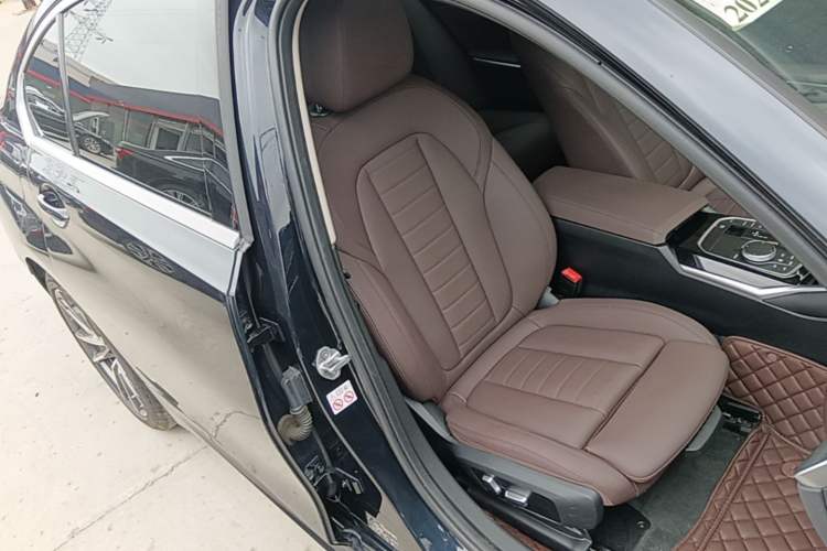 Used BMW 3 Series 2021 Facelifted 320Li M Sport Package Right Front Seat