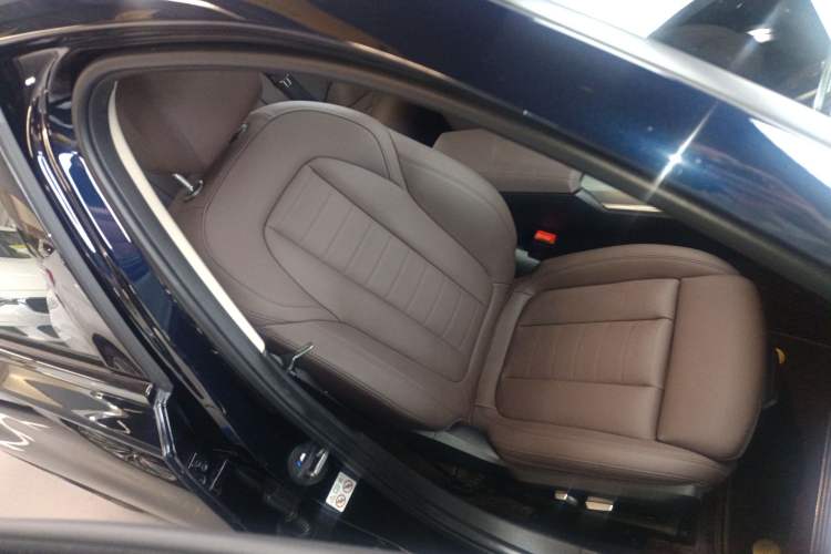Used BMW 3 Series 2021 Second Facelift 325Li M Sport Night Edition Package Right Front Seat