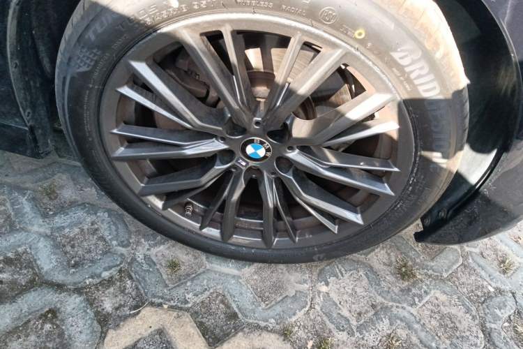 Used BMW 3 Series 2021 Second Facelift 330i M Sport Night Edition Package Right Front Wheel Hub
