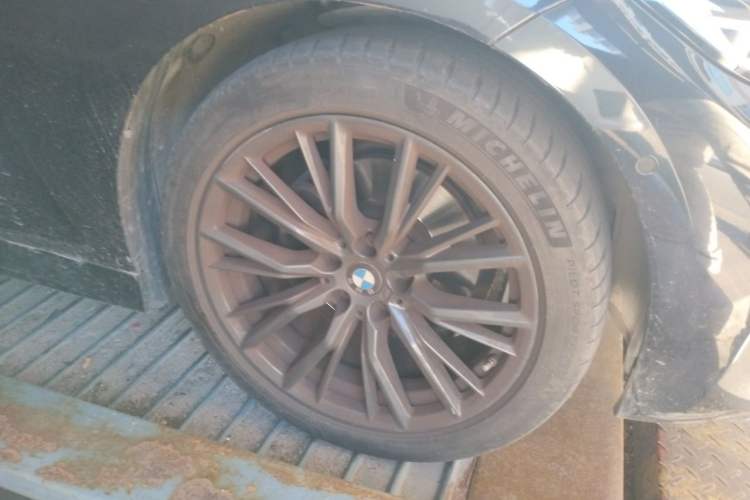 Used BMW 3 Series 2021 Second Facelift 325i M Sport Night Edition Package Right Front Wheel Hub