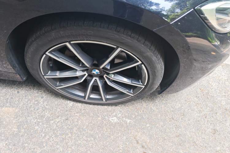 Used BMW 3 Series 2021 Restyled 325Li M Sport Package Right Front Wheel Hub