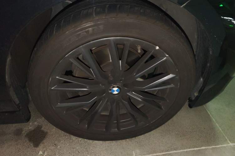 Used BMW 3 Series 2021 Restyled 325i M Sport Night Edition Package Right Front Wheel Hub