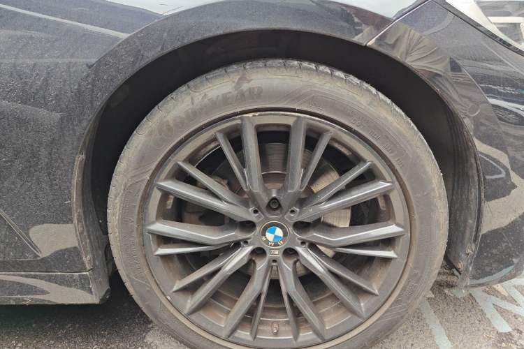 Used BMW 3 Series 2021 330i M Sport Night Edition Right Front Wheel Hub