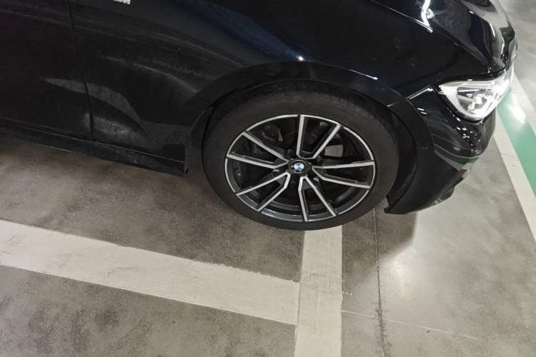 Used BMW 3 Series 2021 Restyled 325Li M Sport Package Right Front Wheel Hub