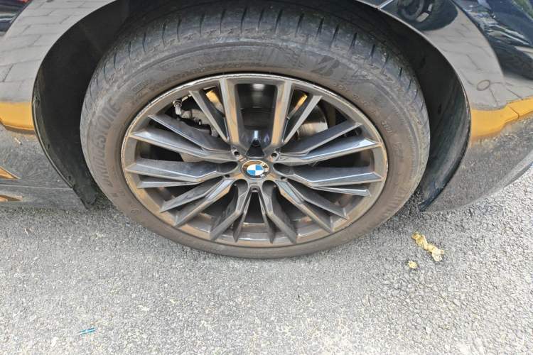 Used BMW 3 Series 2021 Second Facelift 325Li M Sport Night Edition Package Right Front Wheel Hub