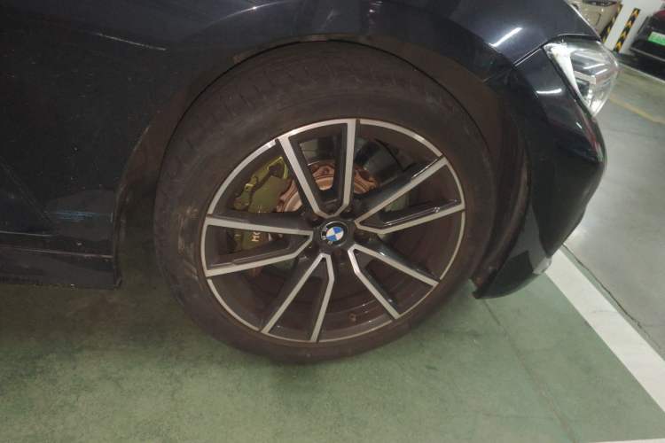 Used BMW 3 Series 2021 Restyled 325Li M Sport Package Right Front Wheel Hub