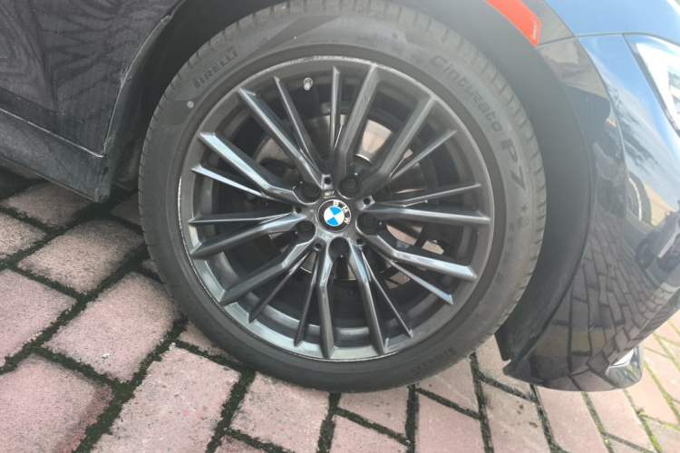 Used BMW 3 Series 2021 Second Facelift 325i M Sport Night Edition Package Right Front Wheel Hub