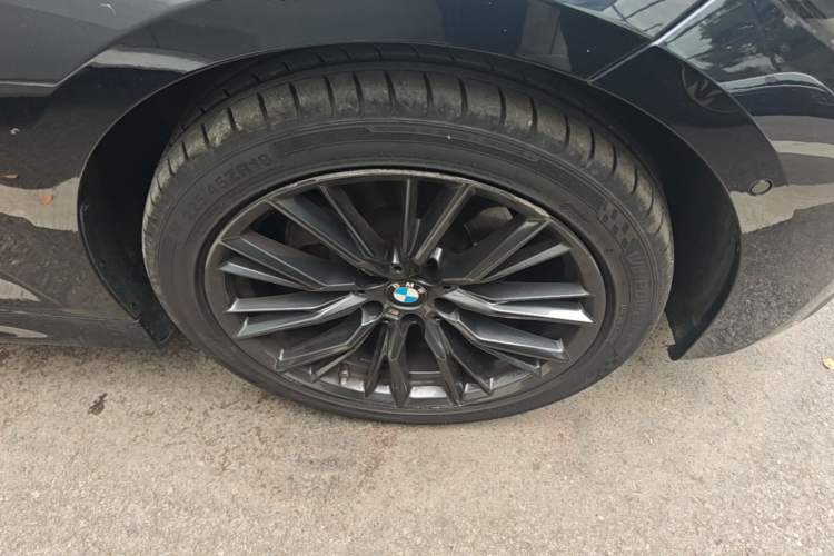 Used BMW 3 Series 2021 Second Facelift 325Li M Sport Night Edition Package Right Front Wheel Hub
