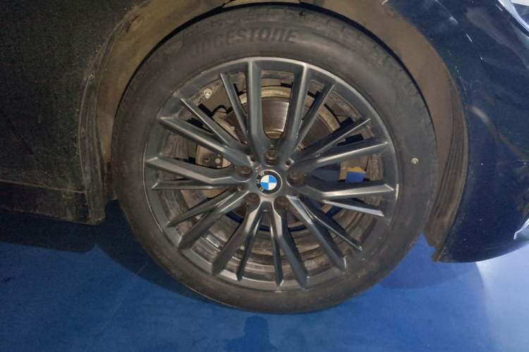 Used BMW 3 Series 2021 Facelifted 325Li M Sport Night Edition Package Right Front Wheel Hub