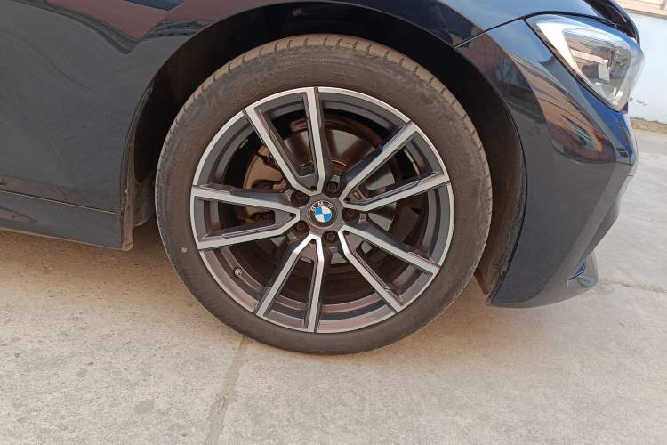 Used BMW 3 Series 2021 Restyled 325Li M Sport Package Right Front Wheel Hub