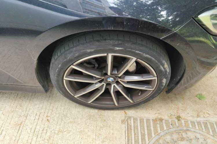 Used BMW 3 Series 2021 Facelifted 320Li M Sport Package Right Front Wheel Hub
