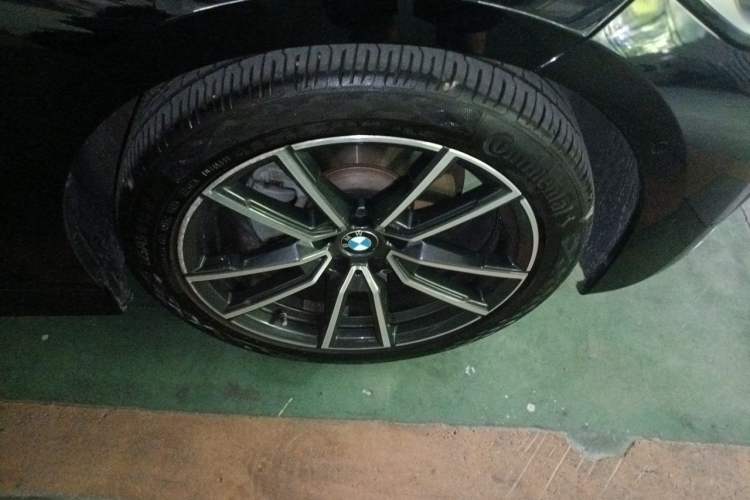 Used BMW 3 Series 2021 325Li M Sport Package Right Front Wheel Hub