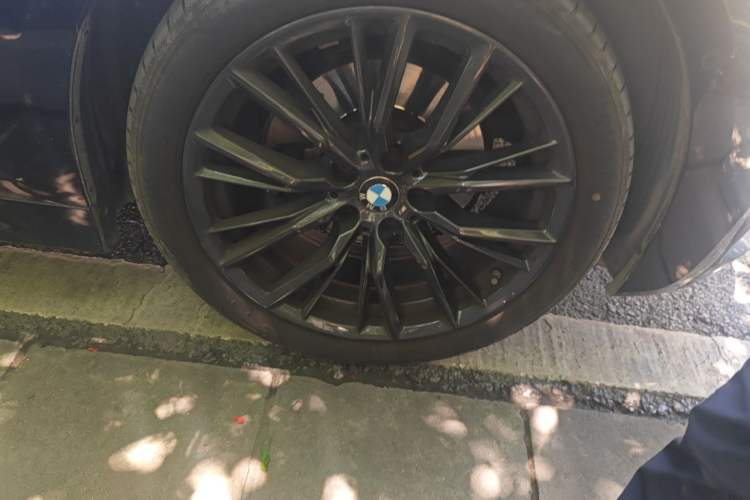 Used BMW 3 Series 2021 Facelifted 325Li M Sport Night Edition Package Right Front Wheel Hub