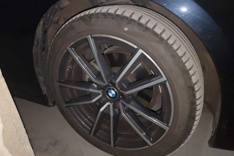 Used BMW 3 Series 2021 Second Facelift 320Li M Sport Package Right Front Wheel Hub