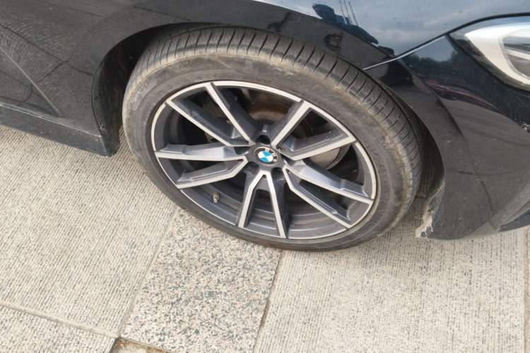 Used BMW 3 Series 2021 Restyled 325Li M Sport Package Right Front Wheel Hub